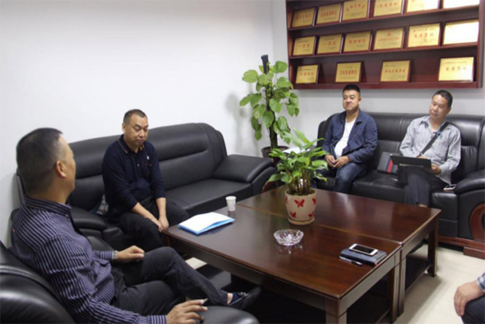 广元市利州区：50家企业大走访  特约监察员为政企架起“廉心桥”318.jpg
