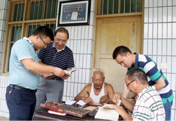 广元市昭化区：悬挂家规家训  亮晒“传家宝”117_副本.jpg