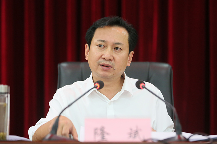 隆斌：打铁之人必先成为铁打之人