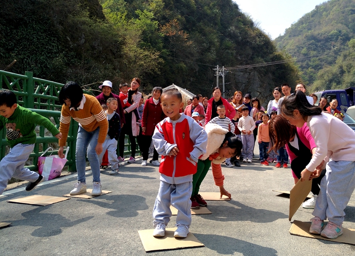 十年铿锵岁月，今天的青川人民是幸福的