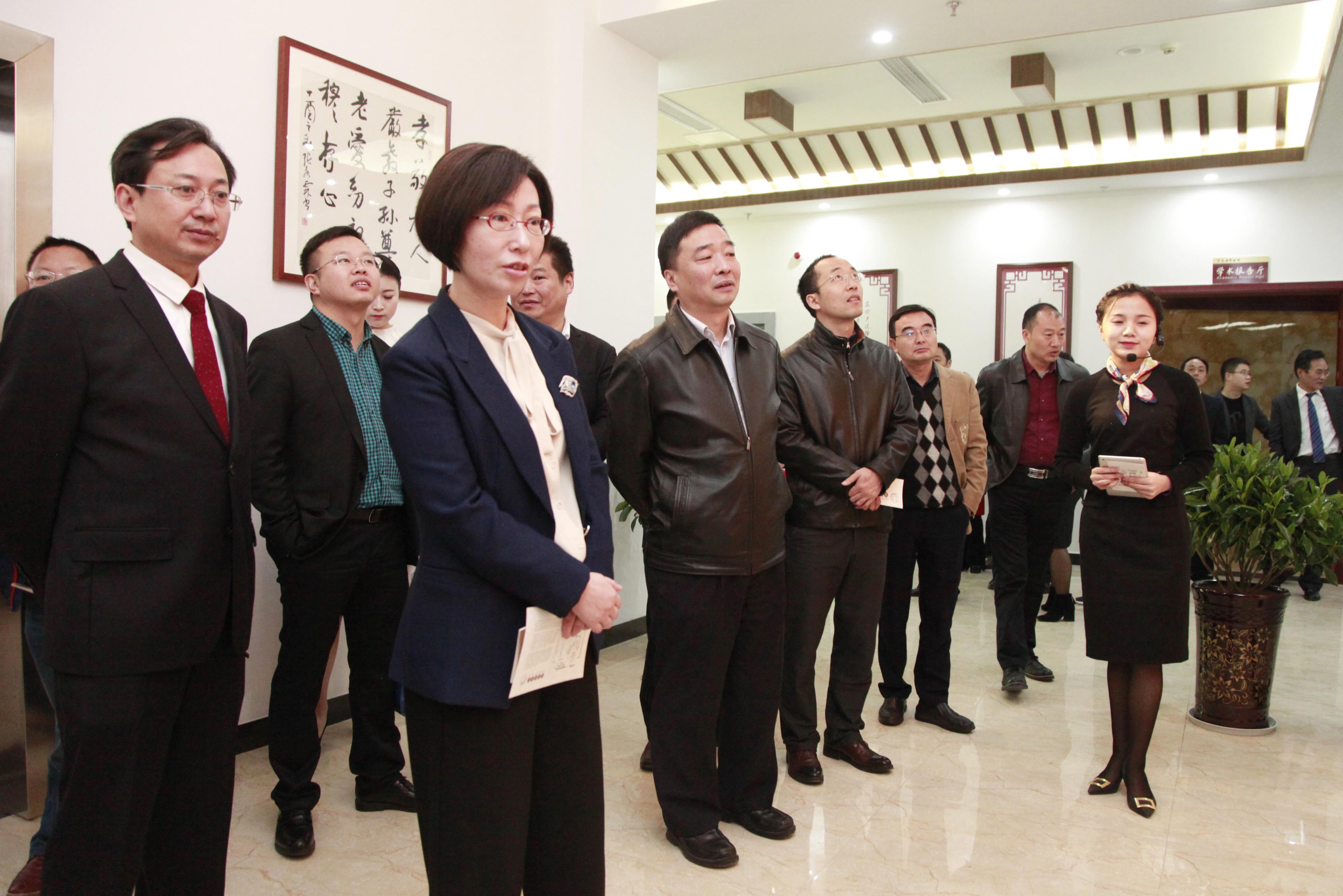 图为荣凌一行参观川北家风馆.jpg