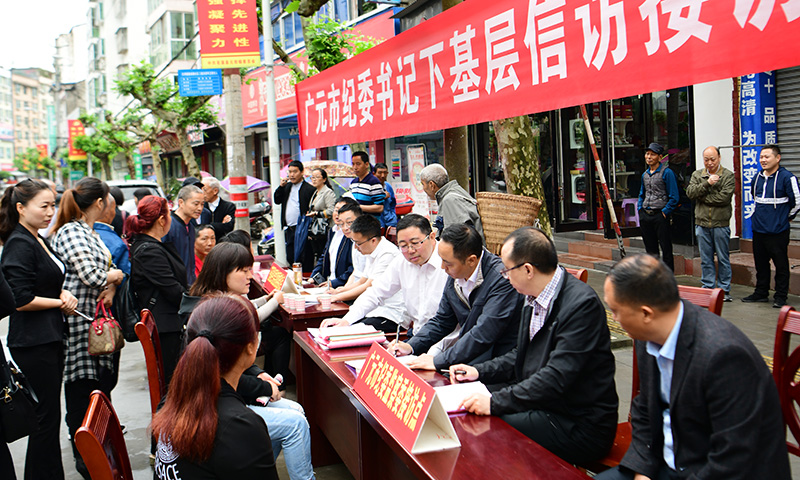 下访面对面   干群心连心