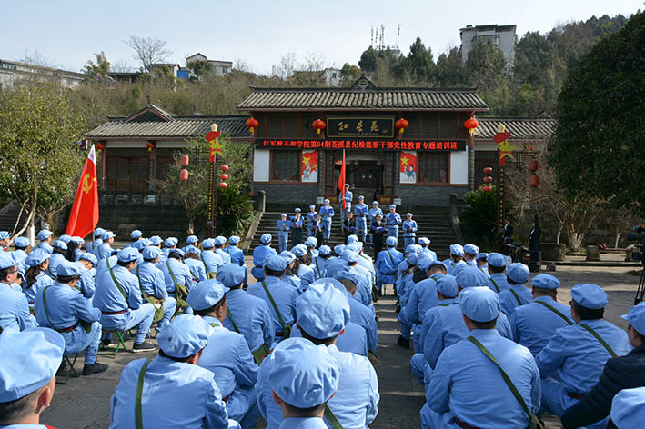 6.《红船精神》诗朗诵.jpg