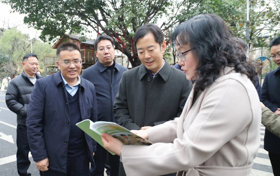 陈宗德到利州区督导调研学校食品安全及“校园餐”专项整治等工作